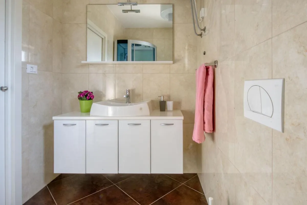 Beautiful Apartment Toni Rovinjsko Selo Κροατία